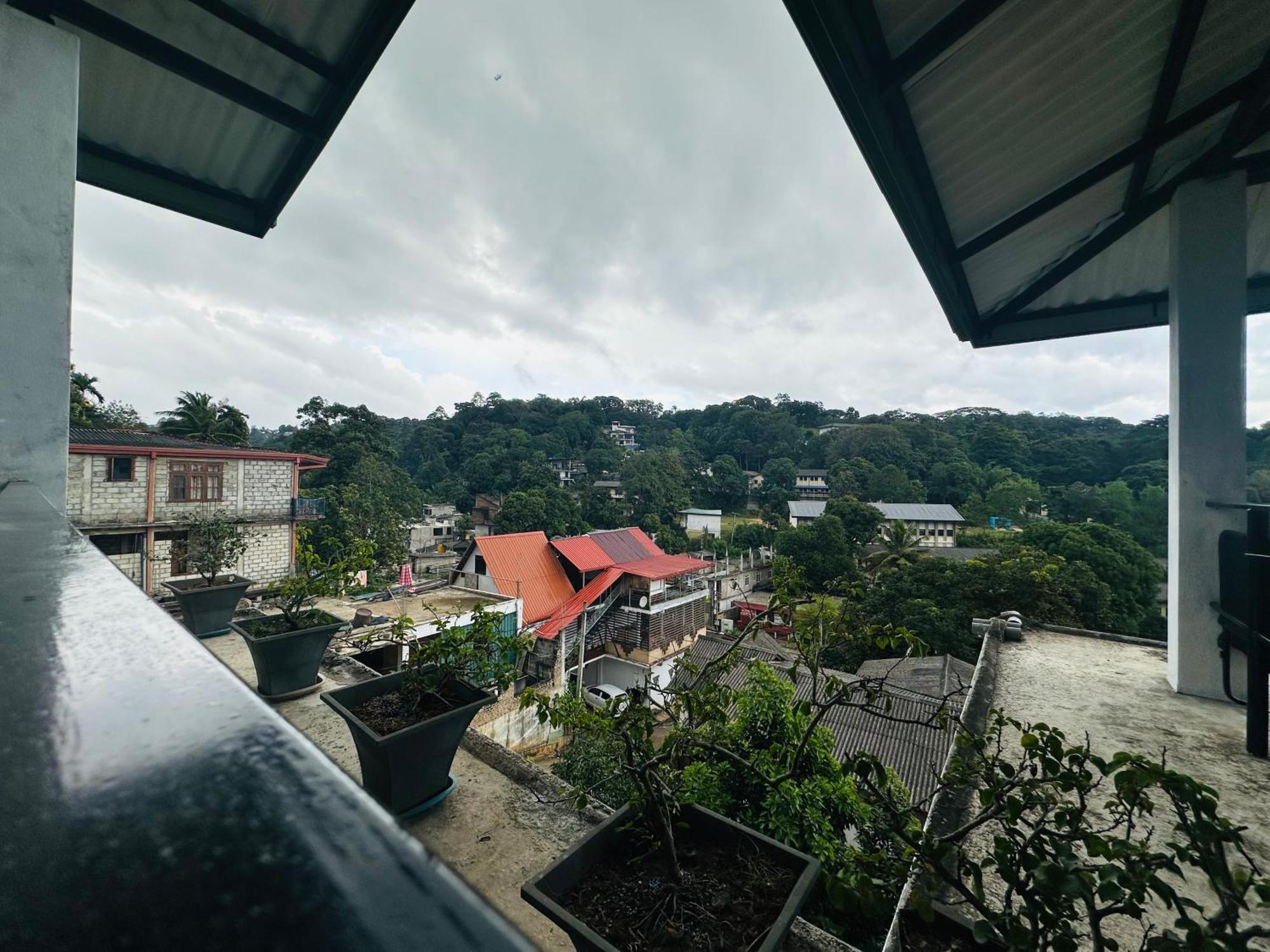 The Sky Tents Kandy Exterior photo